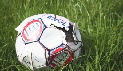 engelsk fodbold i græs